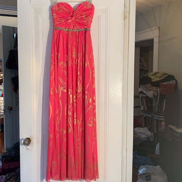 Pink gown - Picture 2 of 7